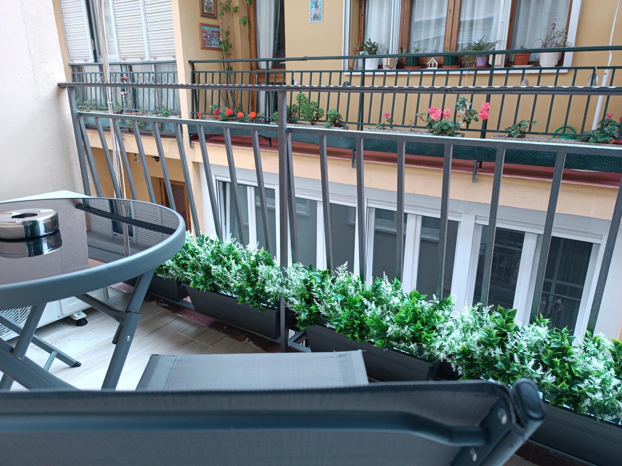 Alojamiento Beethoven Luxury Малага Экстерьер фото