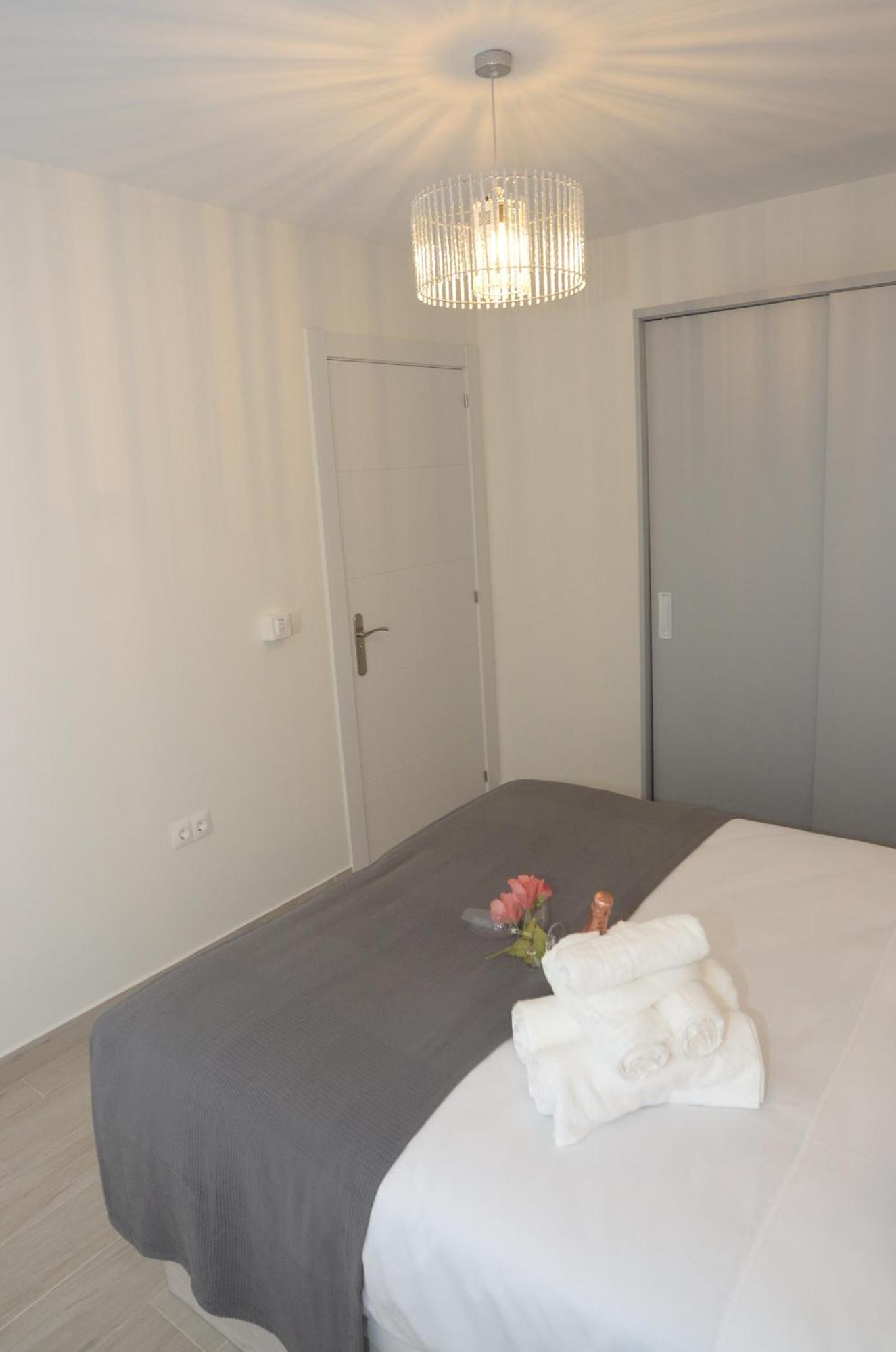 Alojamiento Beethoven Luxury Малага Экстерьер фото