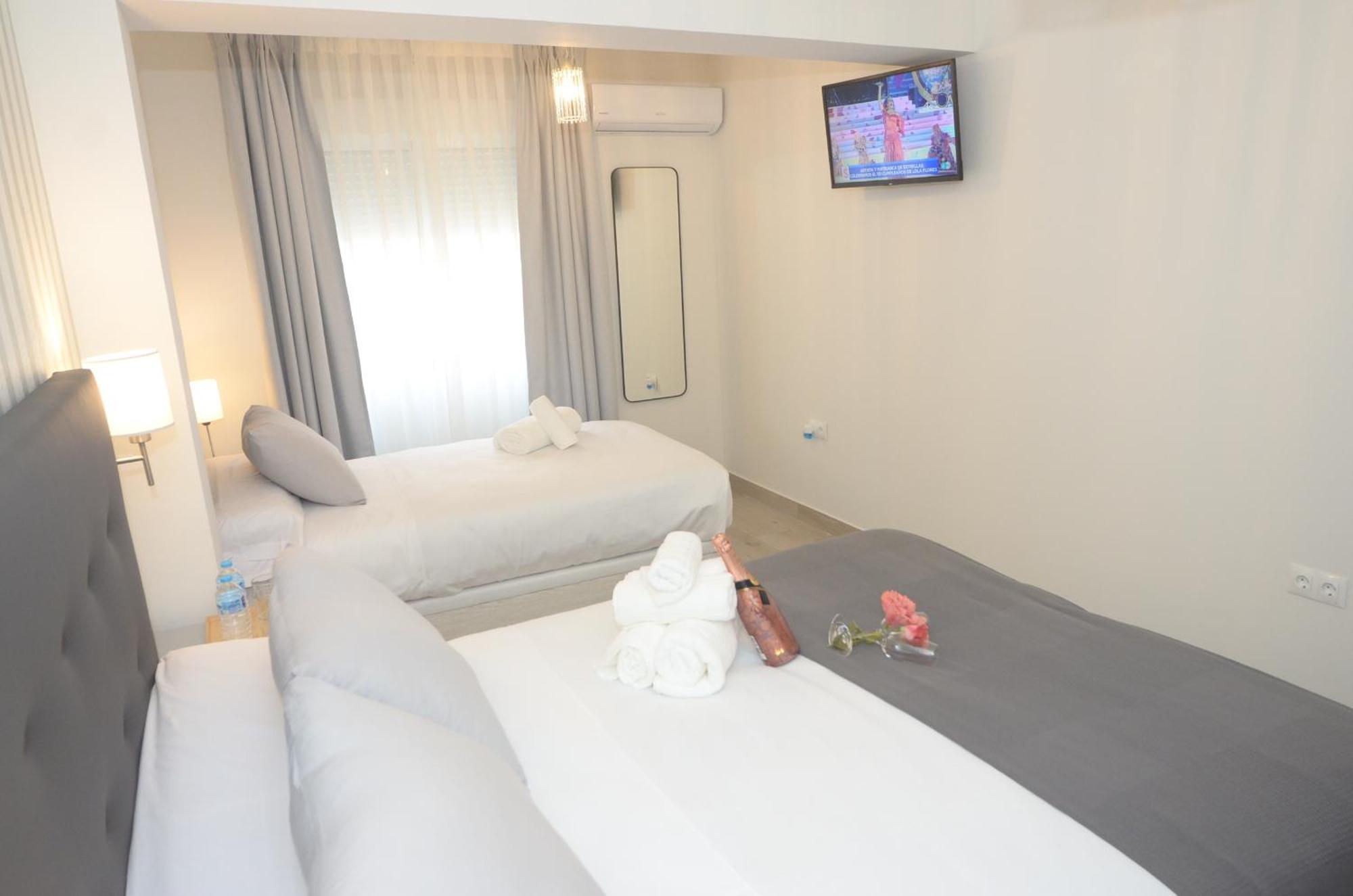 Alojamiento Beethoven Luxury Малага Экстерьер фото