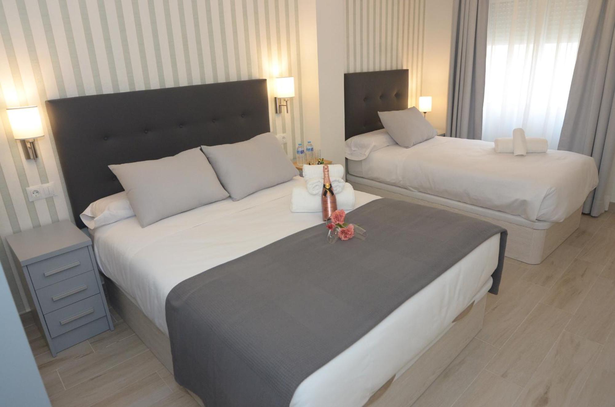 Alojamiento Beethoven Luxury Малага Экстерьер фото