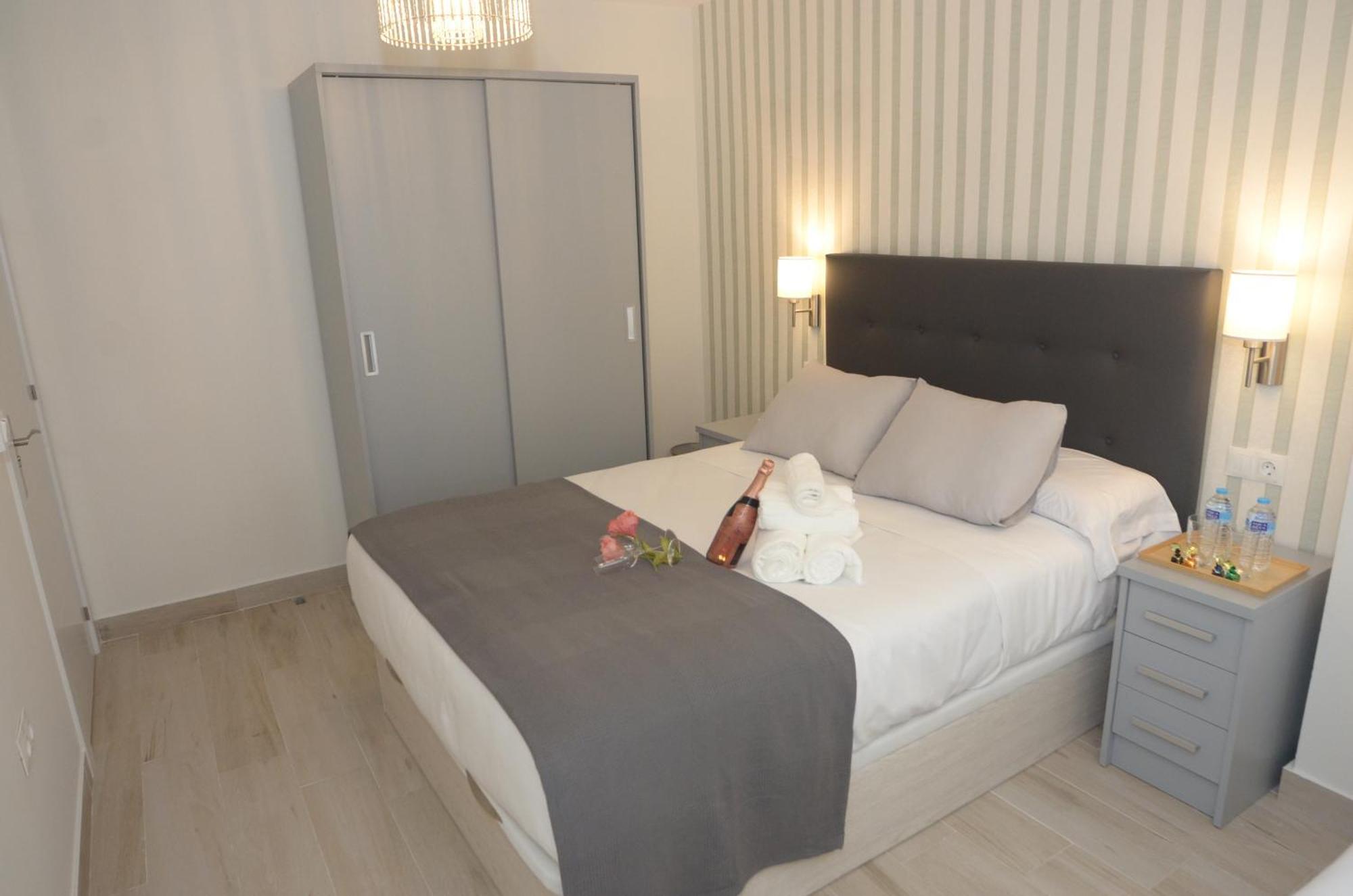 Alojamiento Beethoven Luxury Малага Экстерьер фото
