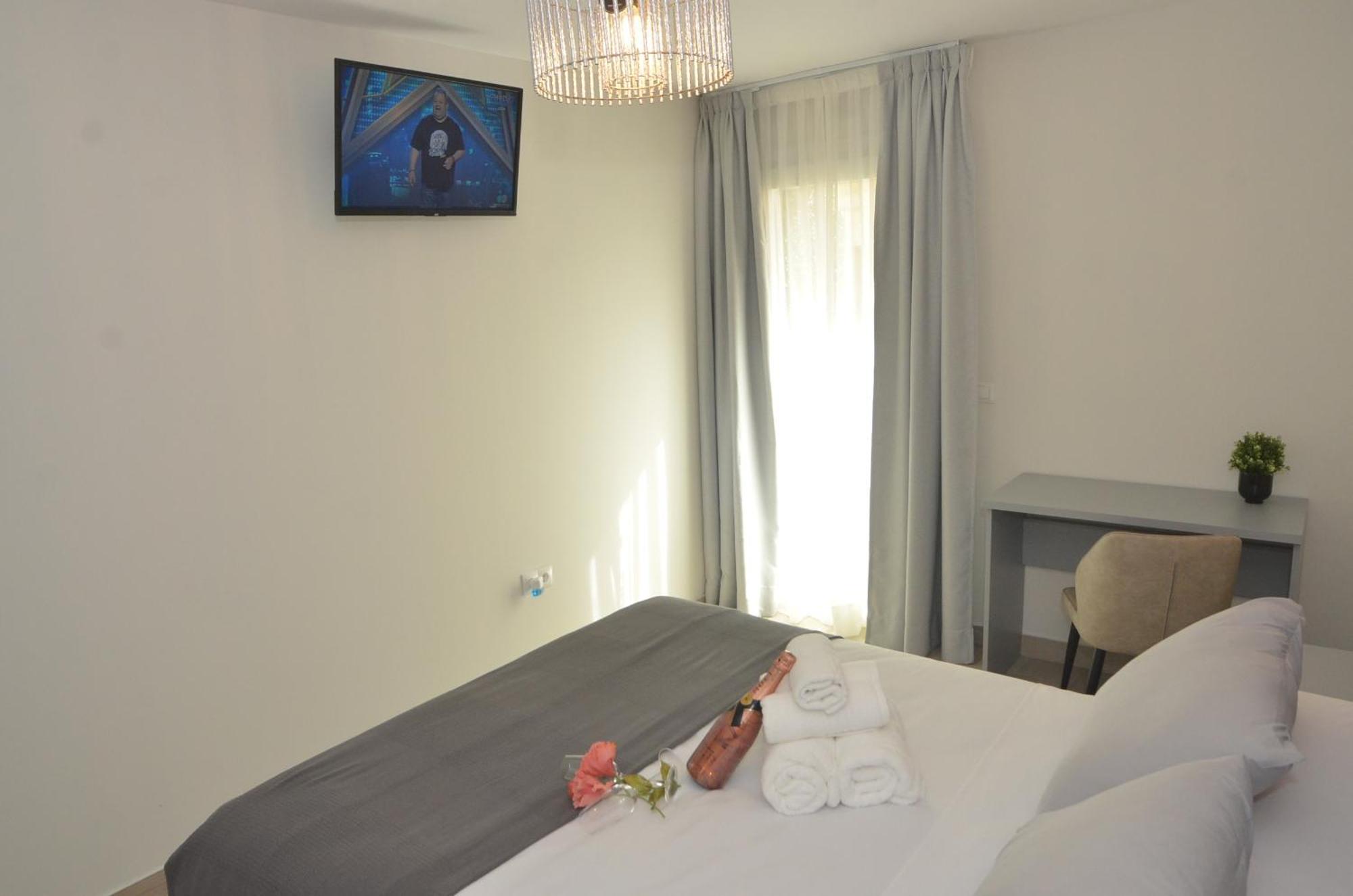 Alojamiento Beethoven Luxury Малага Экстерьер фото