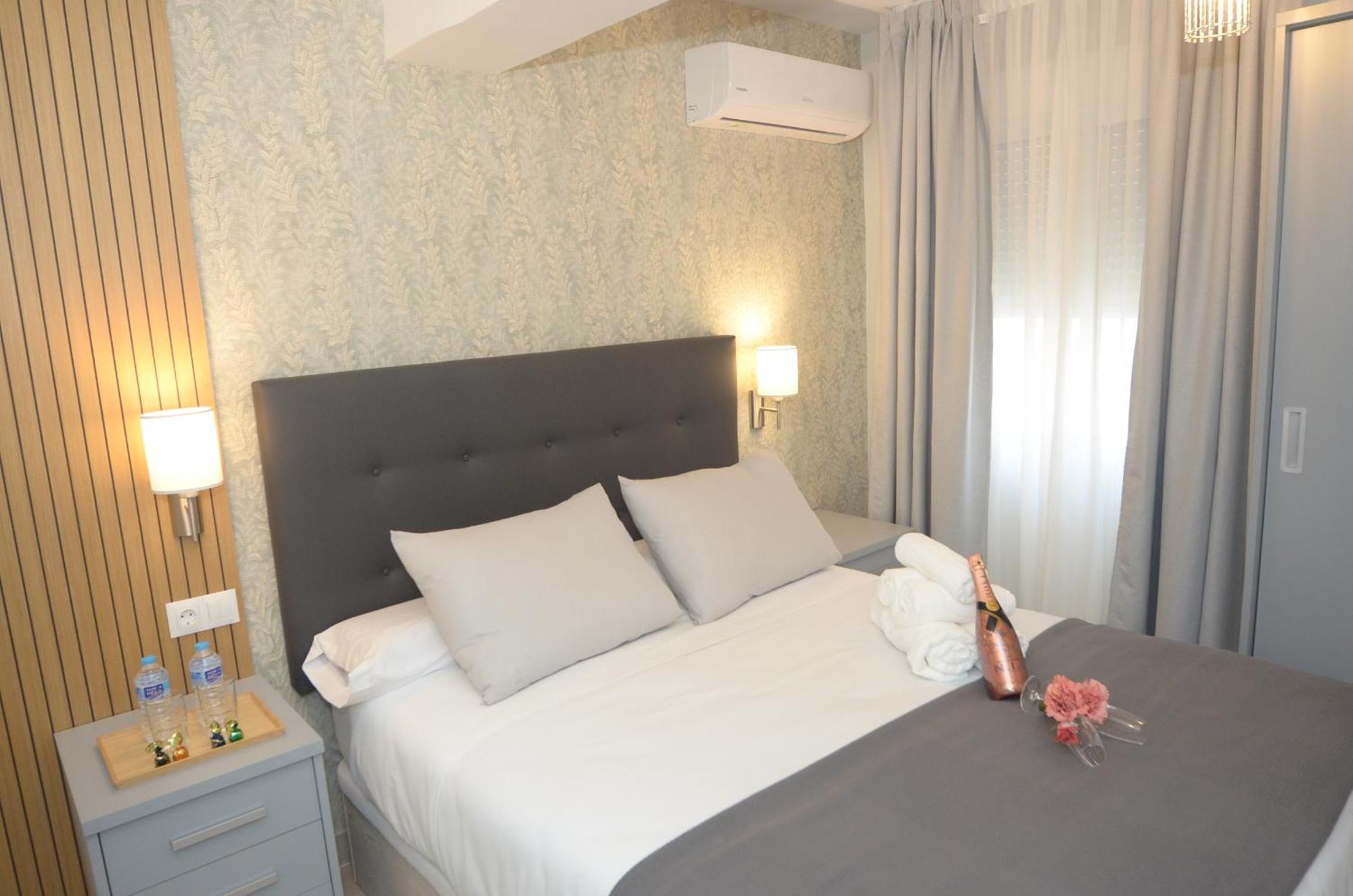 Alojamiento Beethoven Luxury Малага Экстерьер фото